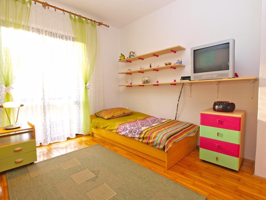 Family Friendly Apartment 946 Pula Exterior foto