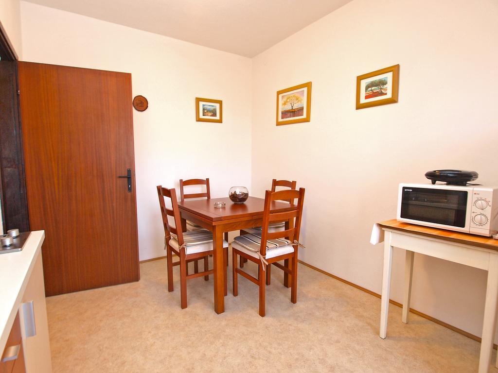 Family Friendly Apartment 946 Pula Exterior foto
