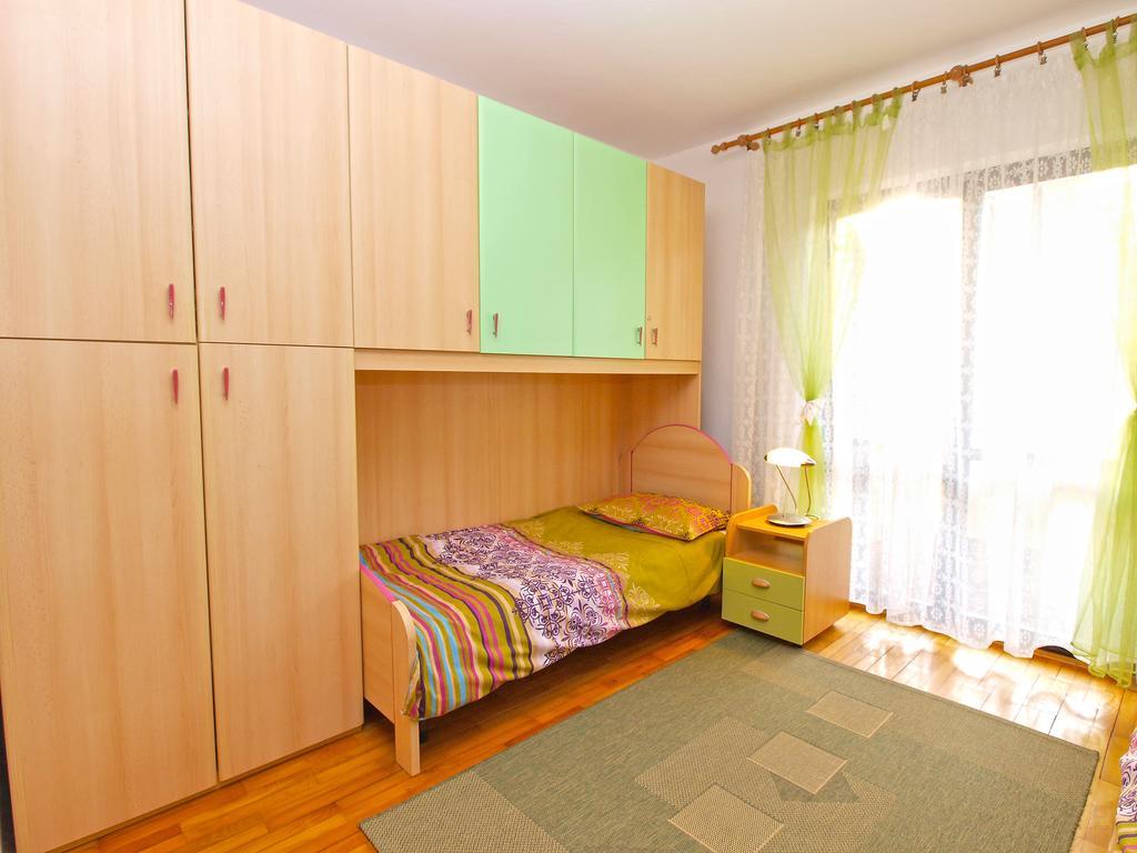 Family Friendly Apartment 946 Pula Exterior foto