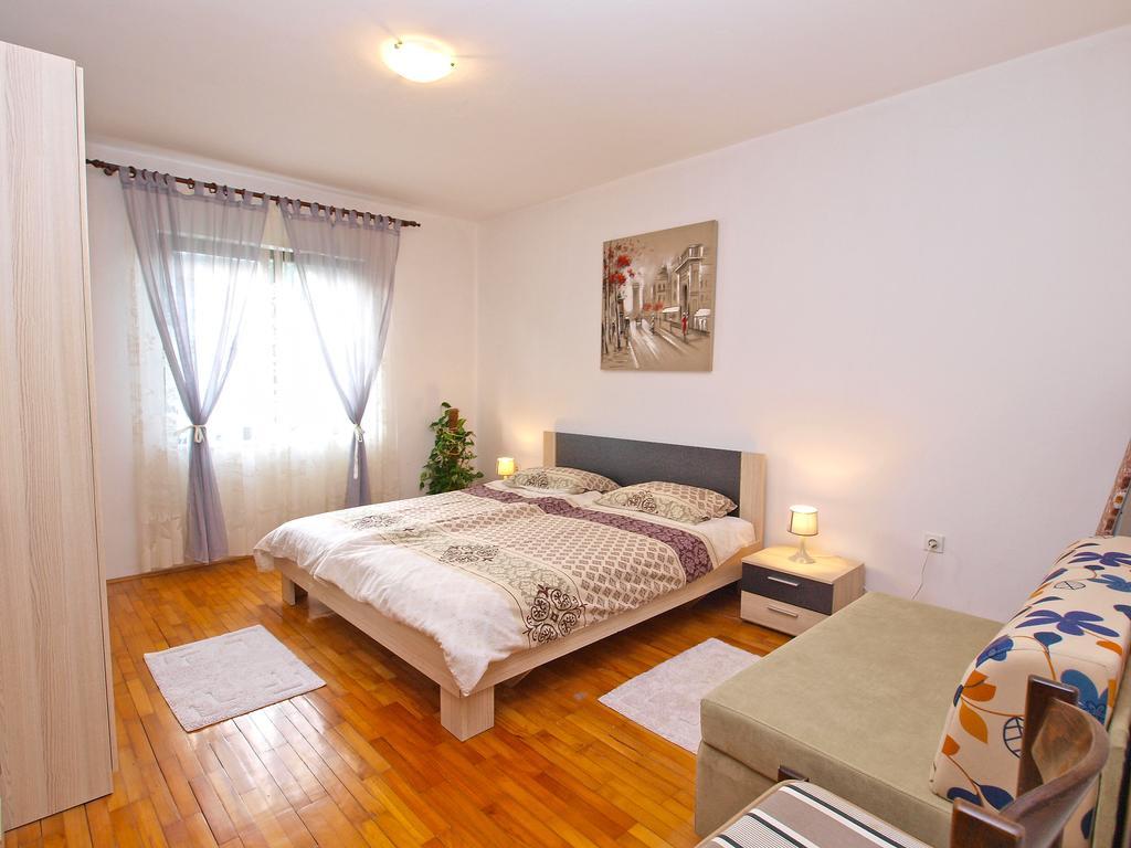 Family Friendly Apartment 946 Pula Exterior foto