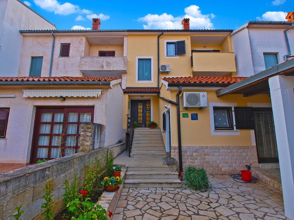 Family Friendly Apartment 946 Pula Exterior foto
