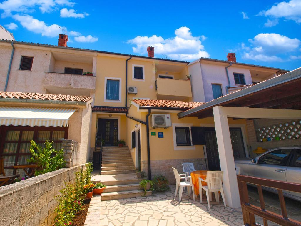 Family Friendly Apartment 946 Pula Exterior foto